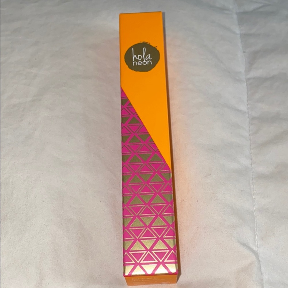 Liquid lipstick